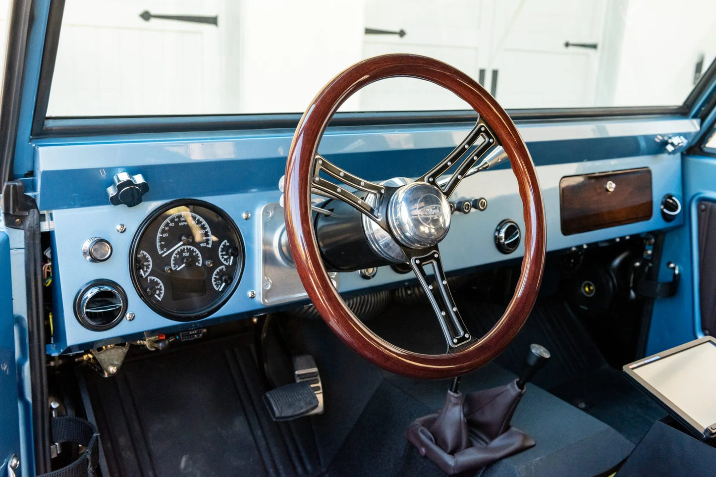 VHX 66-77 Ford Bronco Dakota Digital