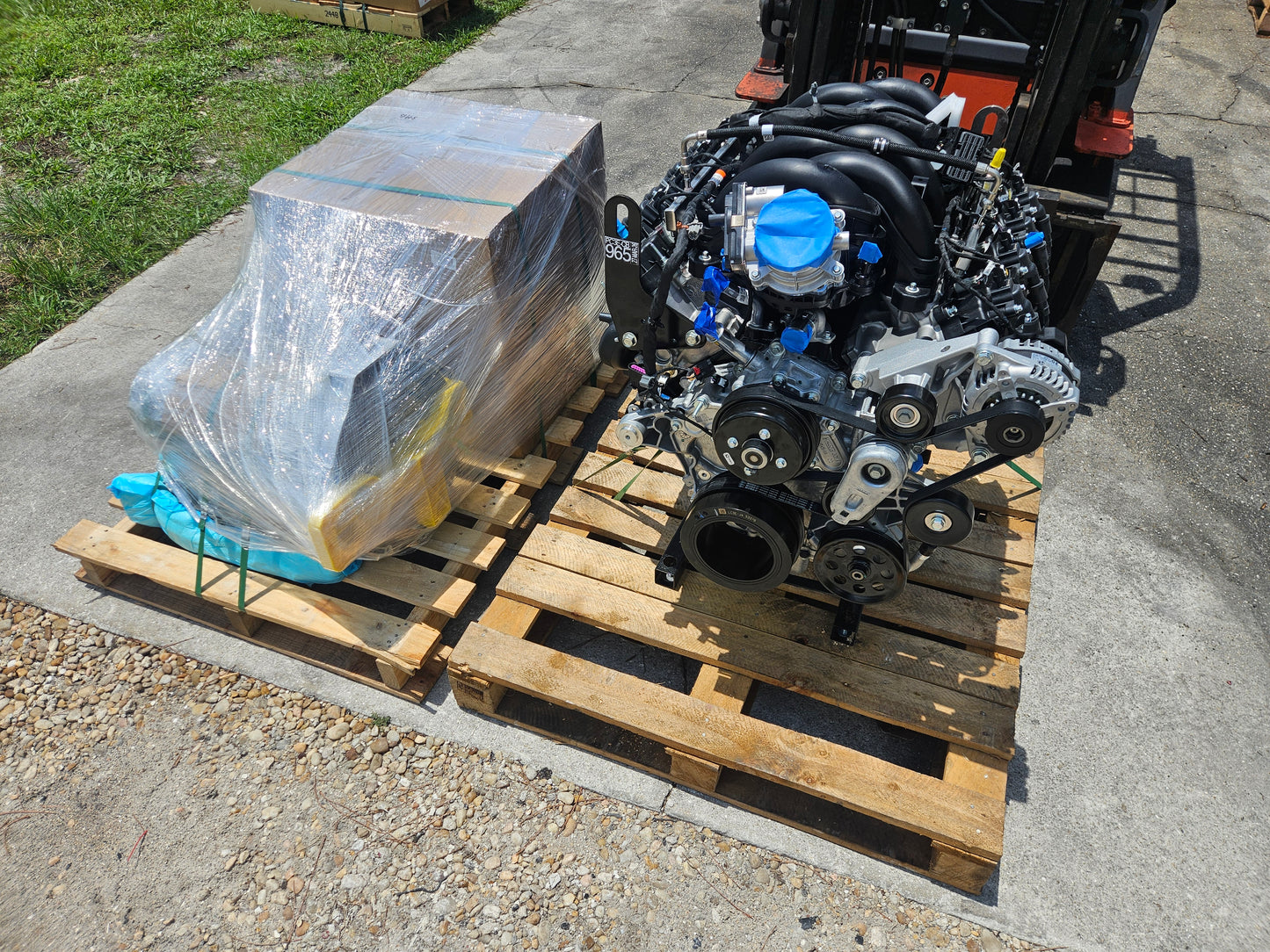 Godzilla Crate Engine with 4x4 10r80, Control Pack, Starter, and Trans Cooler Kit