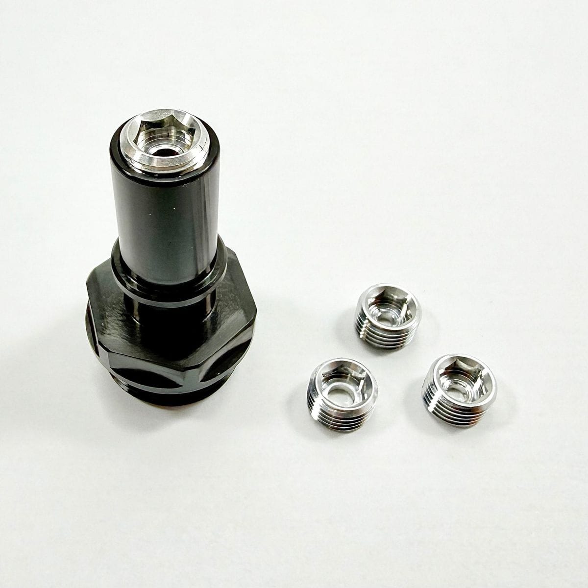 UPR 5/8 (15.82mm) Plug N Play Male to 10an or 12an Valve Cover Fitting for Catch Can Breather Tanks